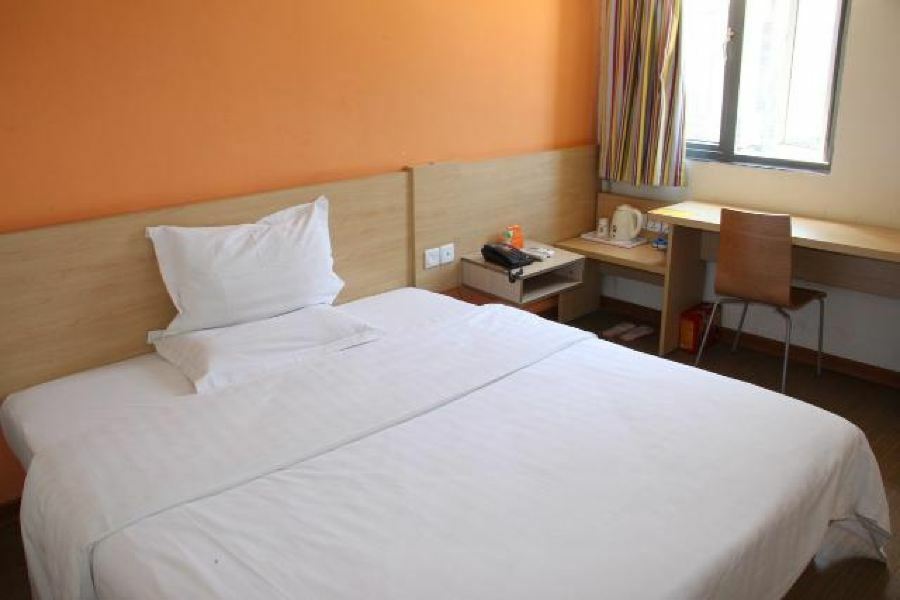 7Days Inn Wuhan Zhuankou Development Zone Jianghan University Buitenkant foto