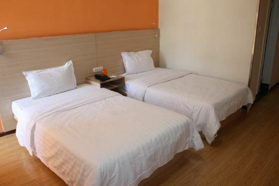 7Days Inn Wuhan Zhuankou Development Zone Jianghan University Buitenkant foto